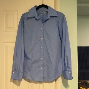 Izod women’s No Iron Blue French Cuff Button Down Shirt small